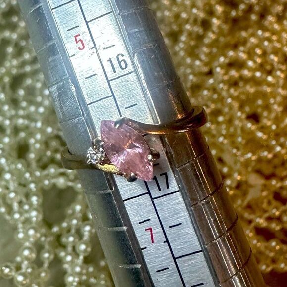 Ring 18k/morganite/diamond SZ 6 (1750)